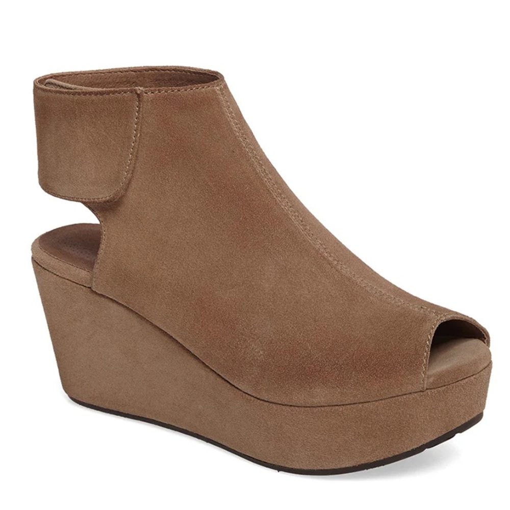 Chocolat Blu Tan Wedge Sandals